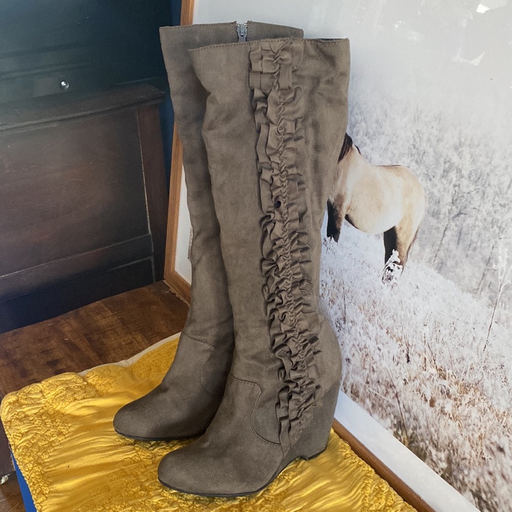 Elle Riva Grey Boot 8 Riding Boots